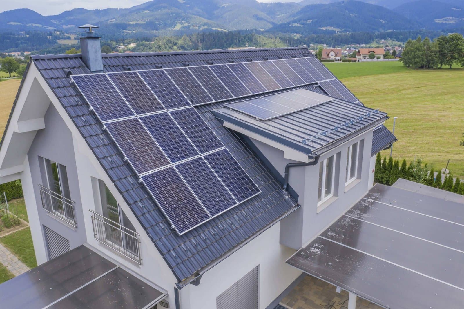 Does Your Roof Support Solar Panels? Load Capacity Requirements Explained