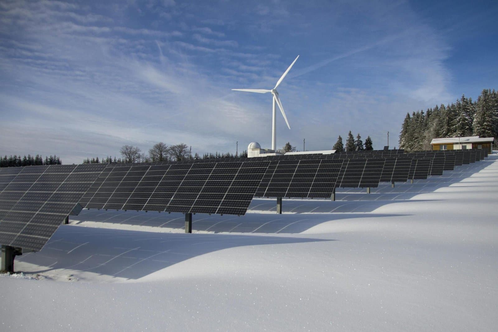 Solar Panels In Snowy Climates: Complete Installation And Maintenance Guide