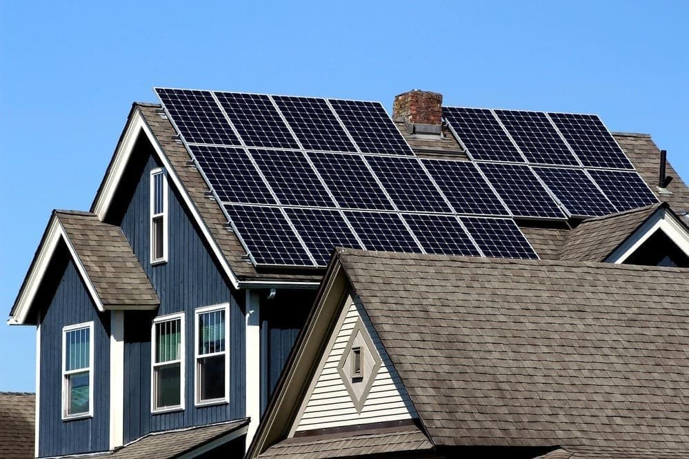 Complete Guide: How Solar Panels Increase Home Value By 5-10% In 2025